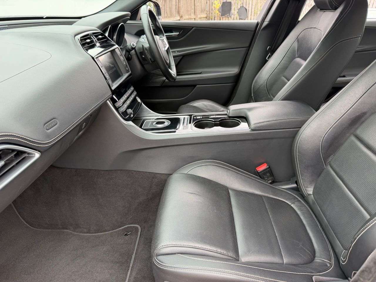 2017 JAGUAR XE 2017 JAGUAR XE