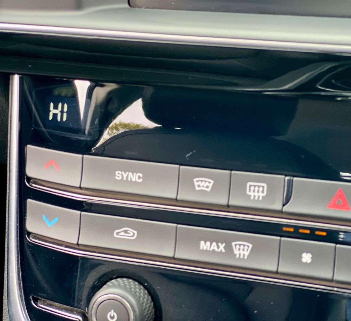 2017 JAGUAR XE 2017 JAGUAR XE