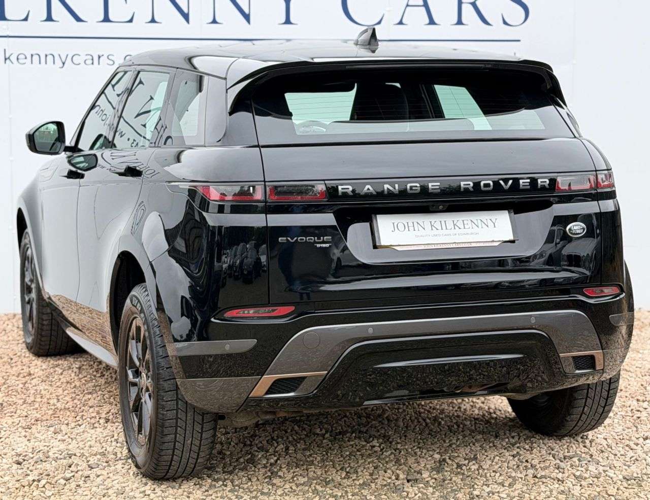 A 2020 LAND ROVER RANGE ROVER EVOQUE 2.0 D150 MHEV R-Dynamic SUV 5dr Diesel Auto 4WD Euro 6 (s/s) (150 ps) A 2020 LAND ROVER RANGE ROVER EVOQUE 2.0 D150 MHEV R-Dynamic SUV 5dr Diesel Auto 4WD Euro 6 (s/s) (150 ps)