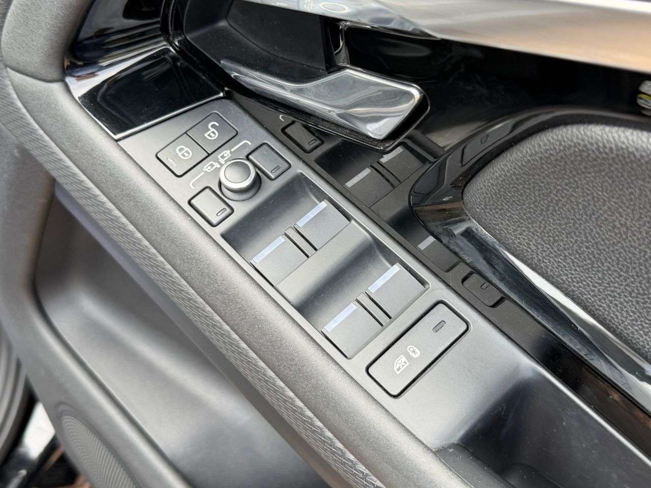 2020 LAND ROVER RANGE ROVER EVOQUE 2020 LAND ROVER RANGE ROVER EVOQUE