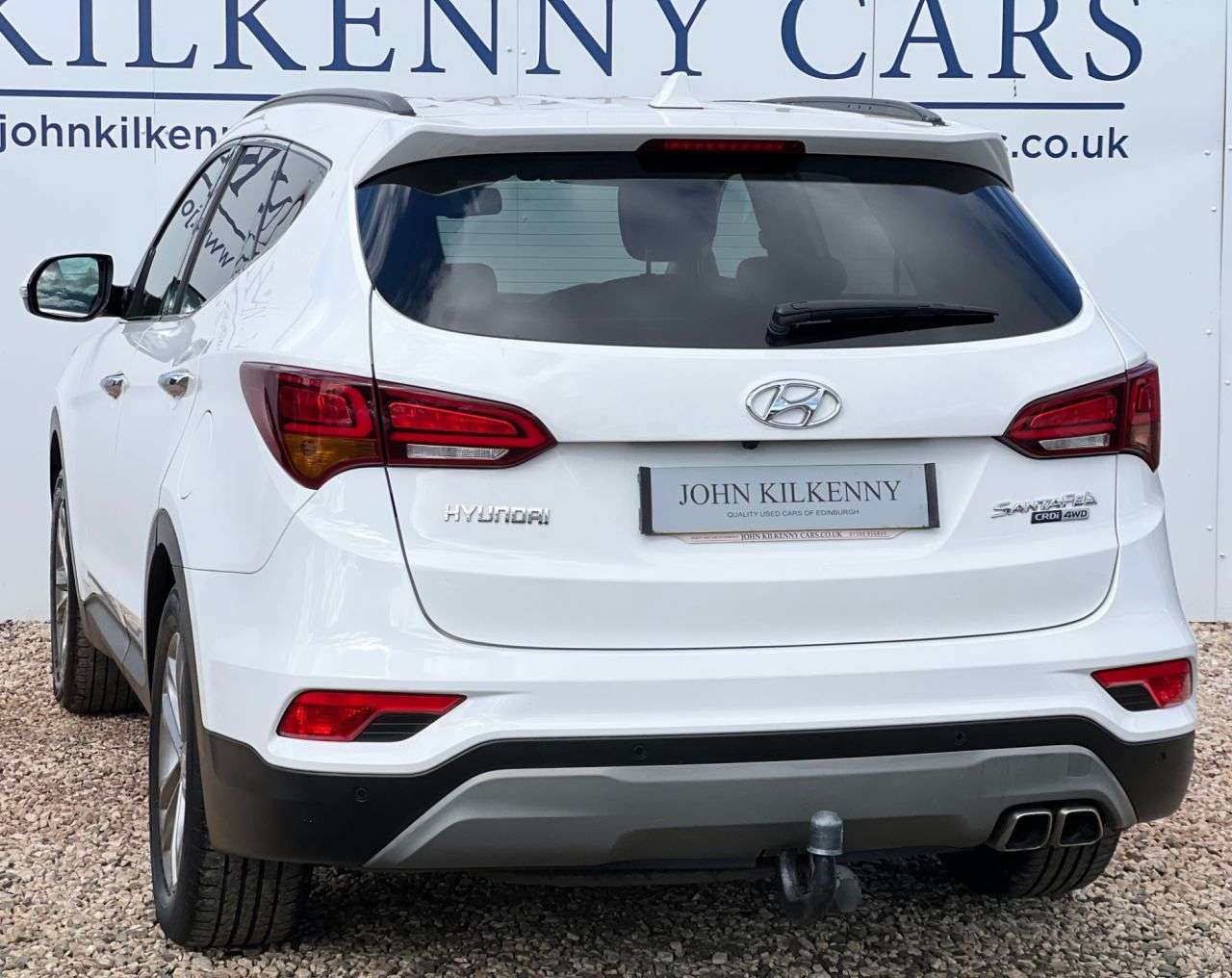 A 2016 HYUNDAI SANTA FE 2.2 CRDi Blue Drive Premium SUV 5dr Diesel Manual 4WD Euro 6 (s/s) (7 Seat) A 2016 HYUNDAI SANTA FE 2.2 CRDi Blue Drive Premium SUV 5dr Diesel Manual 4WD Euro 6 (s/s) (7 Seat)