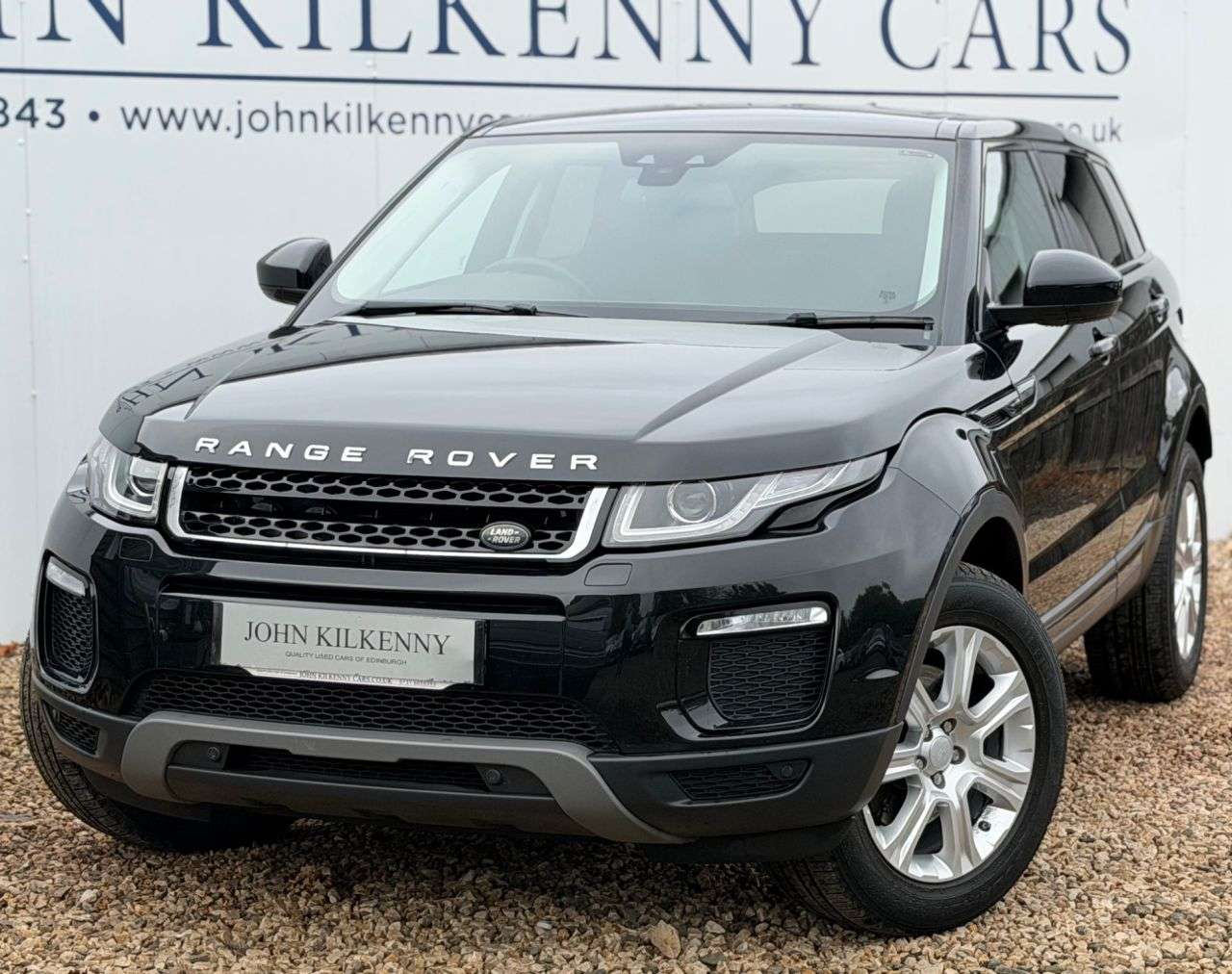 A 2017 LAND ROVER RANGE ROVER EVOQUE 2.0 TD4 SE Tech SUV 5dr Diesel Auto 4WD Euro 6 (s/s) (180 ps) A 2017 LAND ROVER RANGE ROVER EVOQUE 2.0 TD4 SE Tech SUV 5dr Diesel Auto 4WD Euro 6 (s/s) (180 ps)