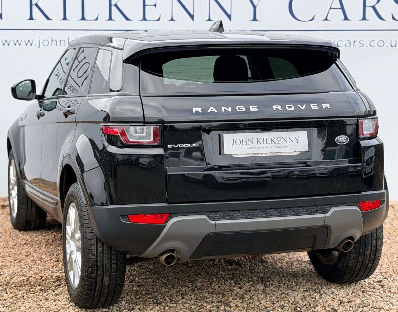 A 2017 LAND ROVER RANGE ROVER EVOQUE 2.0 TD4 SE Tech SUV 5dr Diesel Auto 4WD Euro 6 (s/s) (180 ps) A 2017 LAND ROVER RANGE ROVER EVOQUE 2.0 TD4 SE Tech SUV 5dr Diesel Auto 4WD Euro 6 (s/s) (180 ps)