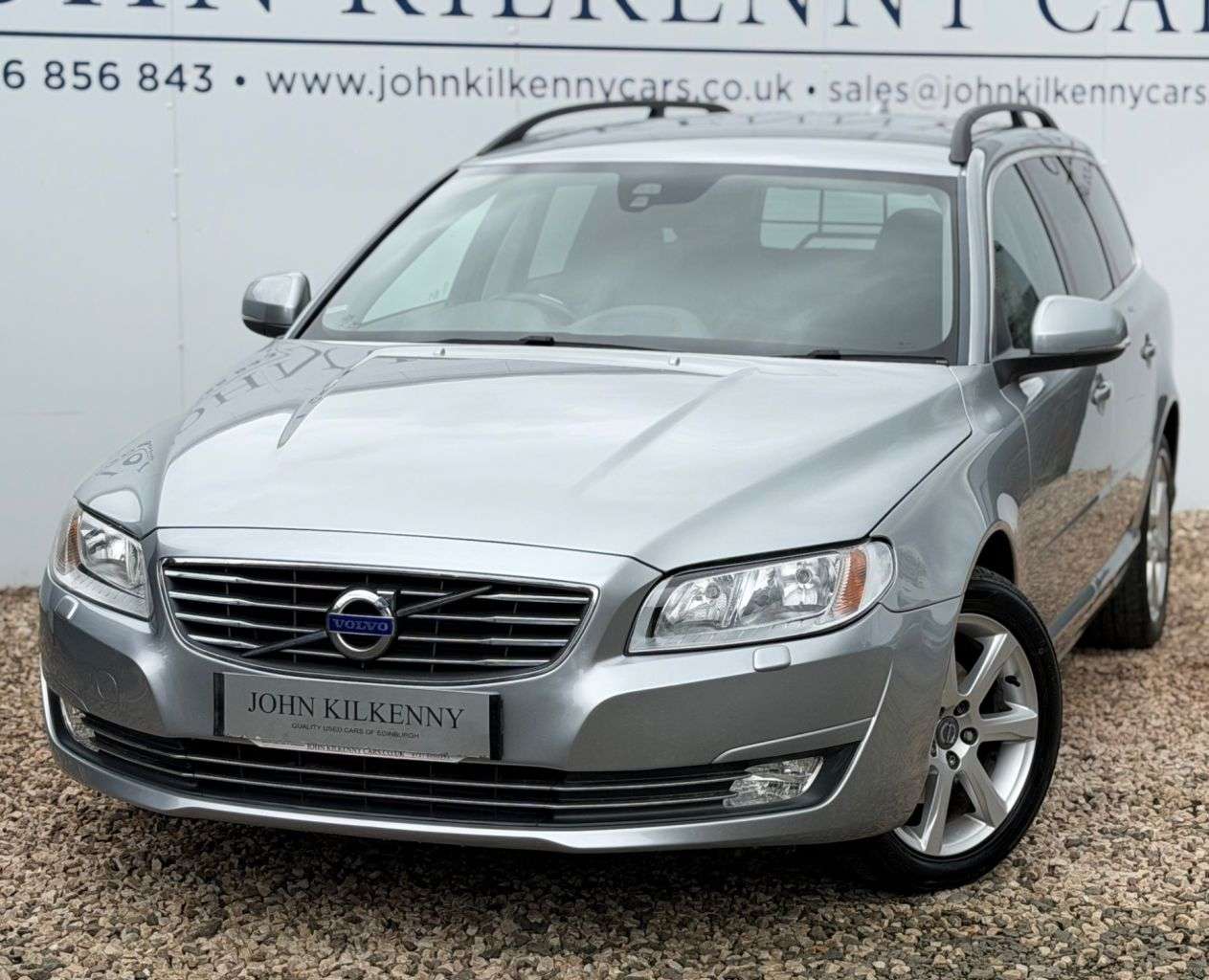 A 2015 VOLVO V70 2.0 D4 SE Nav Estate 5dr Diesel Auto Euro 6 (s/s) (181 ps) A 2015 VOLVO V70 2.0 D4 SE Nav Estate 5dr Diesel Auto Euro 6 (s/s) (181 ps)