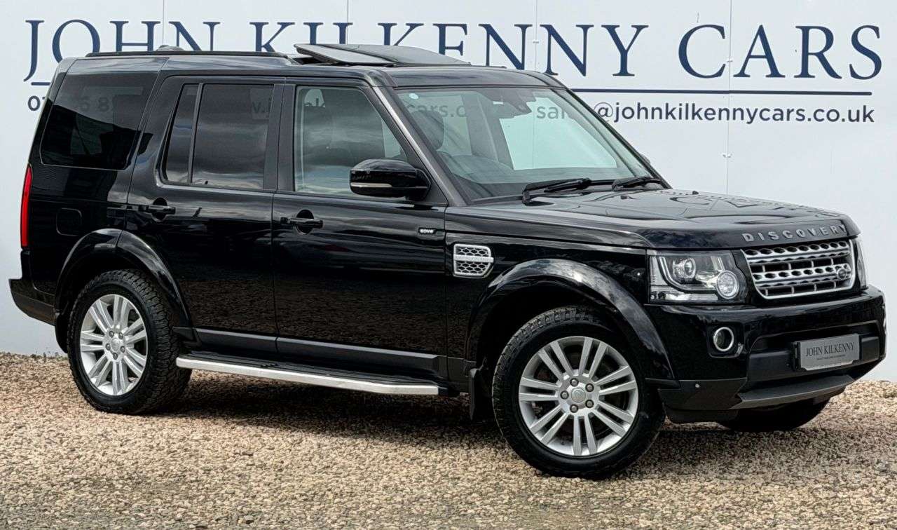 A 2014 LAND ROVER DISCOVERY 4 3.0 SD V6 HSE SUV 5dr Diesel Auto 4WD Euro 5 (s/s) (255 bhp) A 2014 LAND ROVER DISCOVERY 4 3.0 SD V6 HSE SUV 5dr Diesel Auto 4WD Euro 5 (s/s) (255 bhp)