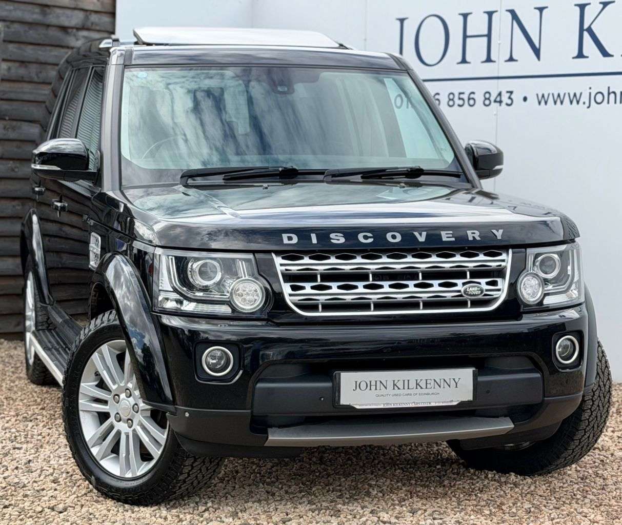A 2014 LAND ROVER DISCOVERY 4 3.0 SD V6 HSE SUV 5dr Diesel Auto 4WD Euro 5 (s/s) (255 bhp) A 2014 LAND ROVER DISCOVERY 4 3.0 SD V6 HSE SUV 5dr Diesel Auto 4WD Euro 5 (s/s) (255 bhp)