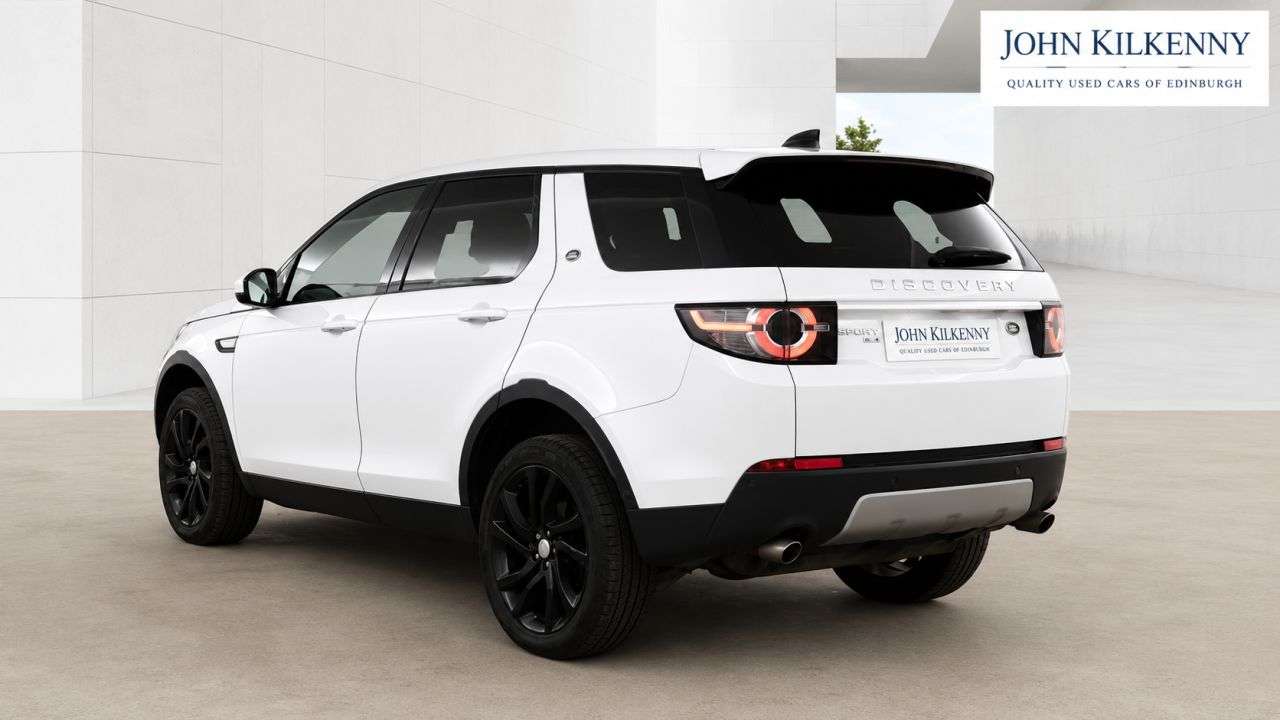 A 2018 LAND ROVER DISCOVERY SPORT 2.0 TD4 HSE Luxury SUV 5dr Diesel Auto 4WD Euro 6 (s/s) (180 ps) A 2018 LAND ROVER DISCOVERY SPORT 2.0 TD4 HSE Luxury SUV 5dr Diesel Auto 4WD Euro 6 (s/s) (180 ps)