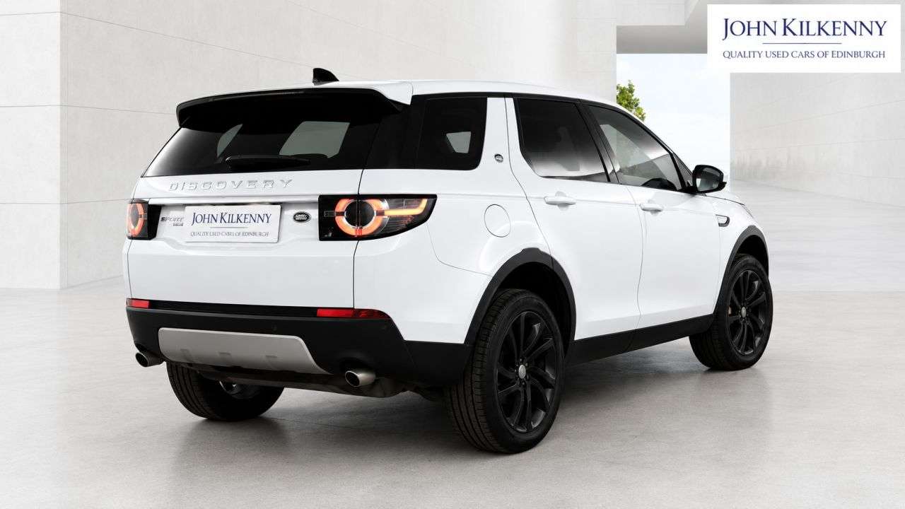 A 2018 LAND ROVER DISCOVERY SPORT 2.0 TD4 HSE Luxury SUV 5dr Diesel Auto 4WD Euro 6 (s/s) (180 ps) A 2018 LAND ROVER DISCOVERY SPORT 2.0 TD4 HSE Luxury SUV 5dr Diesel Auto 4WD Euro 6 (s/s) (180 ps)
