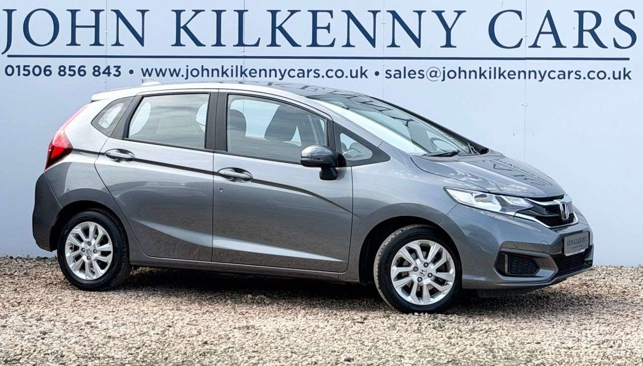 A 2018 HONDA JAZZ 1.3 i-VTEC SE Navi Hatchback 5dr Petrol CVT Euro 6 (s/s) (102 ps) A 2018 HONDA JAZZ 1.3 i-VTEC SE Navi Hatchback 5dr Petrol CVT Euro 6 (s/s) (102 ps)