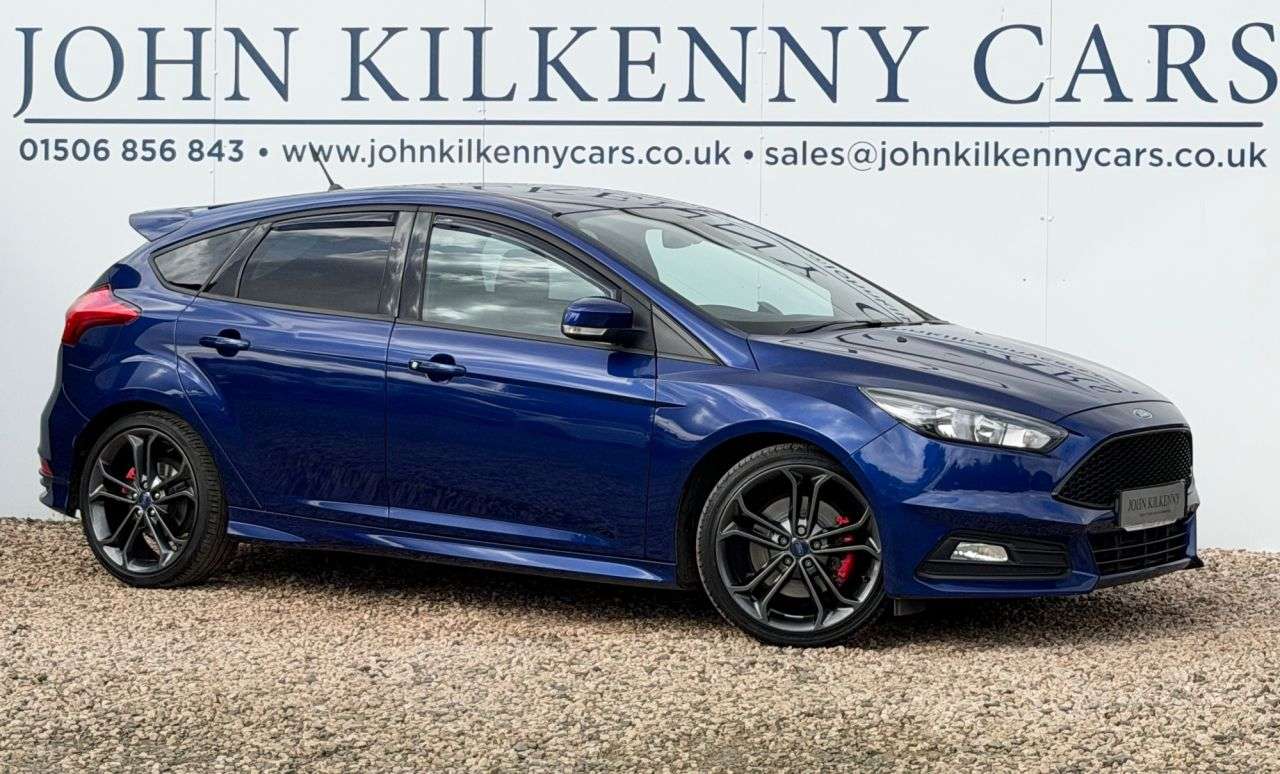A 2018 FORD FOCUS 2.0T EcoBoost ST-2 Hatchback 5dr Petrol Manual Euro 6 (s/s) (250 ps) A 2018 FORD FOCUS 2.0T EcoBoost ST-2 Hatchback 5dr Petrol Manual Euro 6 (s/s) (250 ps)