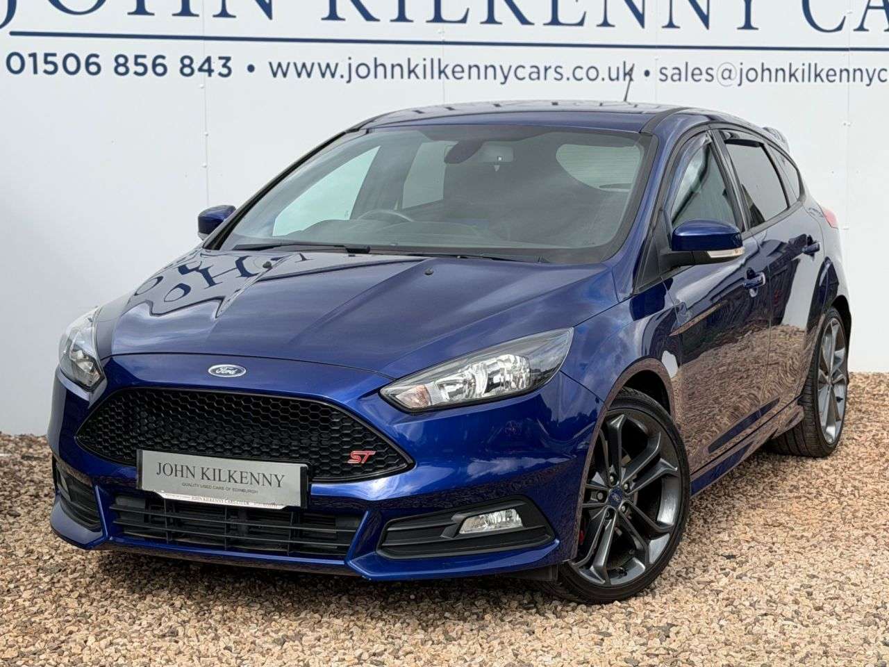 A 2018 FORD FOCUS 2.0T EcoBoost ST-2 Hatchback 5dr Petrol Manual Euro 6 (s/s) (250 ps) A 2018 FORD FOCUS 2.0T EcoBoost ST-2 Hatchback 5dr Petrol Manual Euro 6 (s/s) (250 ps)