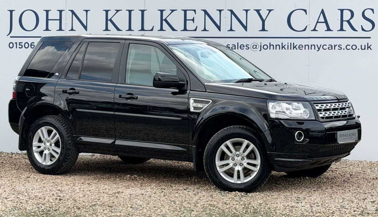 A 2014 LAND ROVER FREELANDER 2 2.2 TD4 XS SUV 5dr Diesel Manual 4WD Euro 5 (s/s) (150 ps) A 2014 LAND ROVER FREELANDER 2 2.2 TD4 XS SUV 5dr Diesel Manual 4WD Euro 5 (s/s) (150 ps)