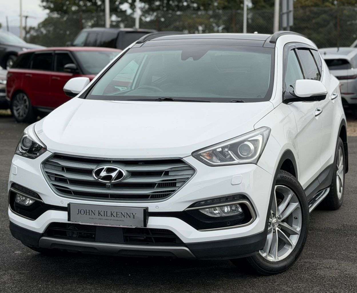 A 2017 HYUNDAI SANTA FE 2.2 CRDi Blue Drive Premium SE SUV 5dr Diesel Auto 4WD Euro 6 (s/s) (7 Seat A 2017 HYUNDAI SANTA FE 2.2 CRDi Blue Drive Premium SE SUV 5dr Diesel Auto 4WD Euro 6 (s/s) (7 Seat