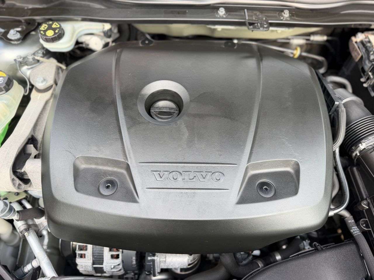 2016 VOLVO V40 2016 VOLVO V40
