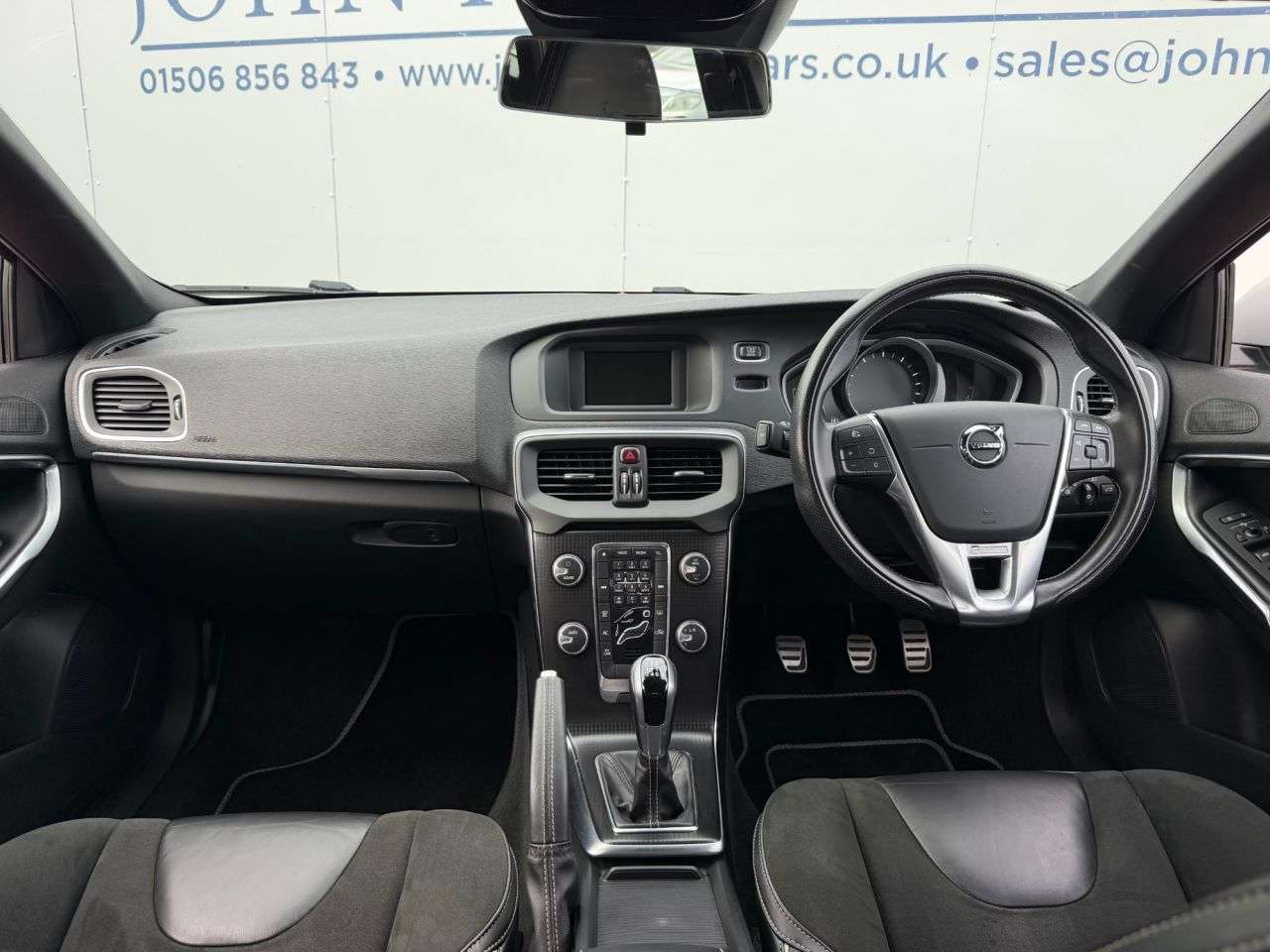 2016 VOLVO V40 2016 VOLVO V40