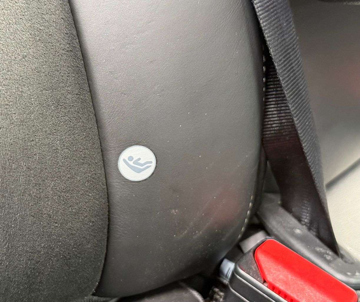2016 VOLVO V40 2016 VOLVO V40