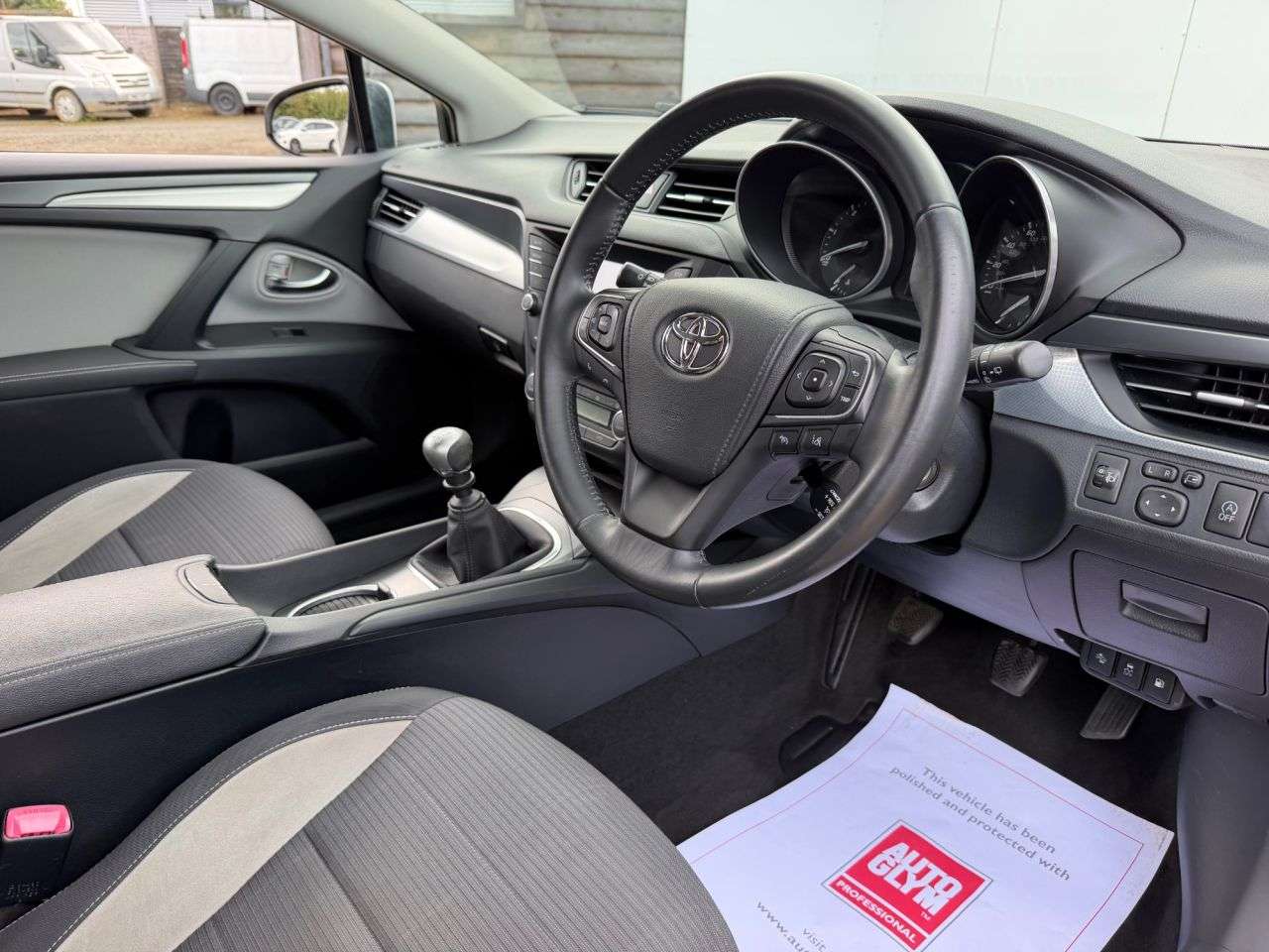 2015 TOYOTA AVENSIS 2015 TOYOTA AVENSIS