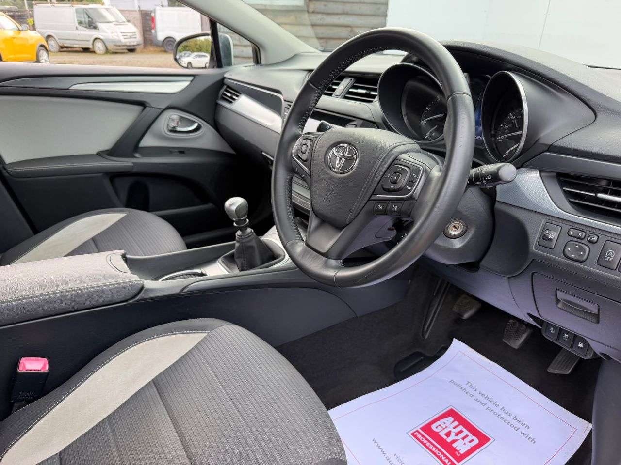 2015 TOYOTA AVENSIS 2015 TOYOTA AVENSIS
