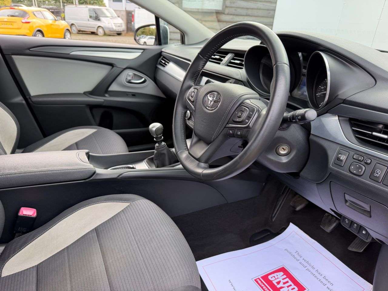 2015 TOYOTA AVENSIS 2015 TOYOTA AVENSIS