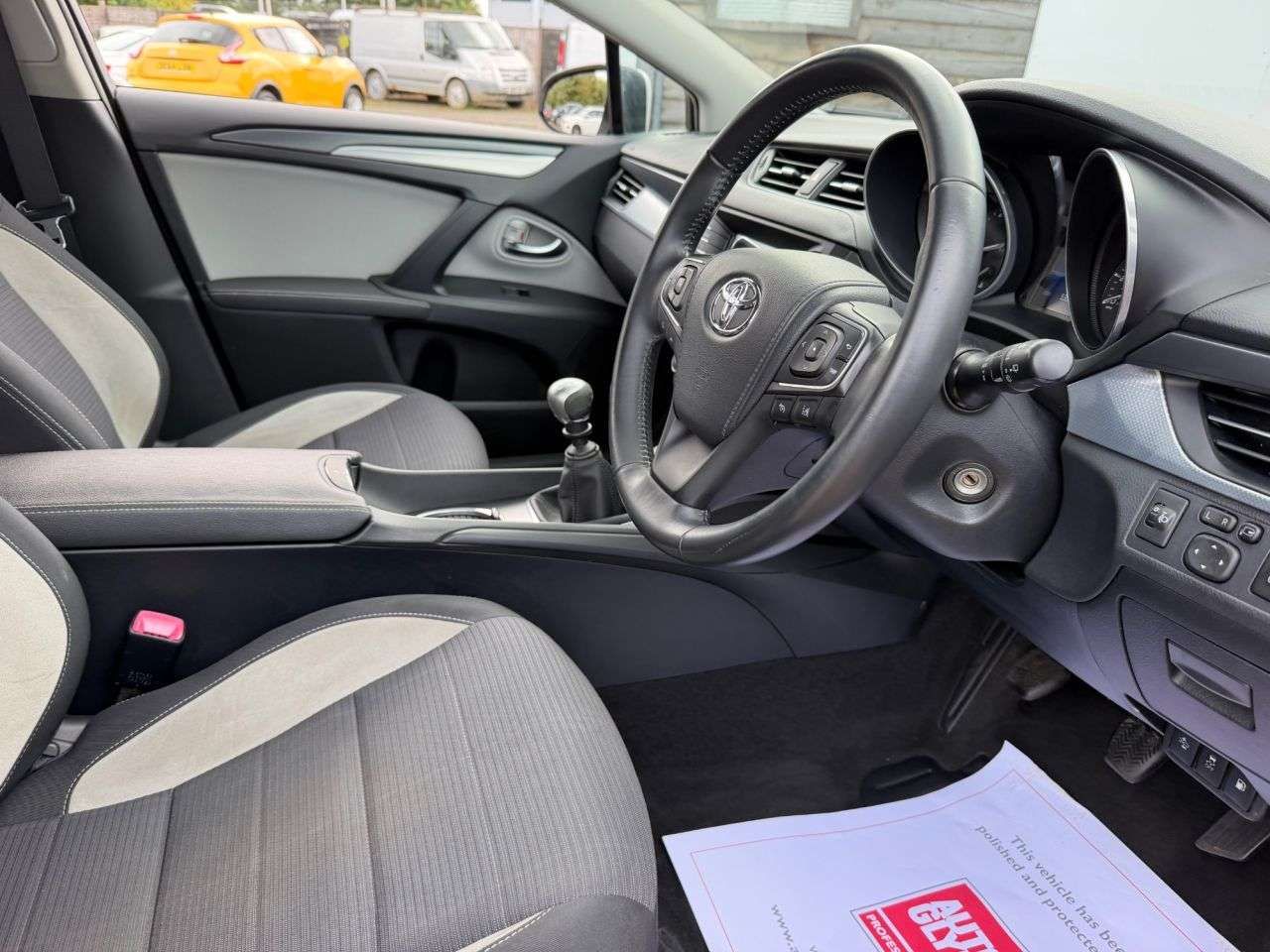 2015 TOYOTA AVENSIS 2015 TOYOTA AVENSIS