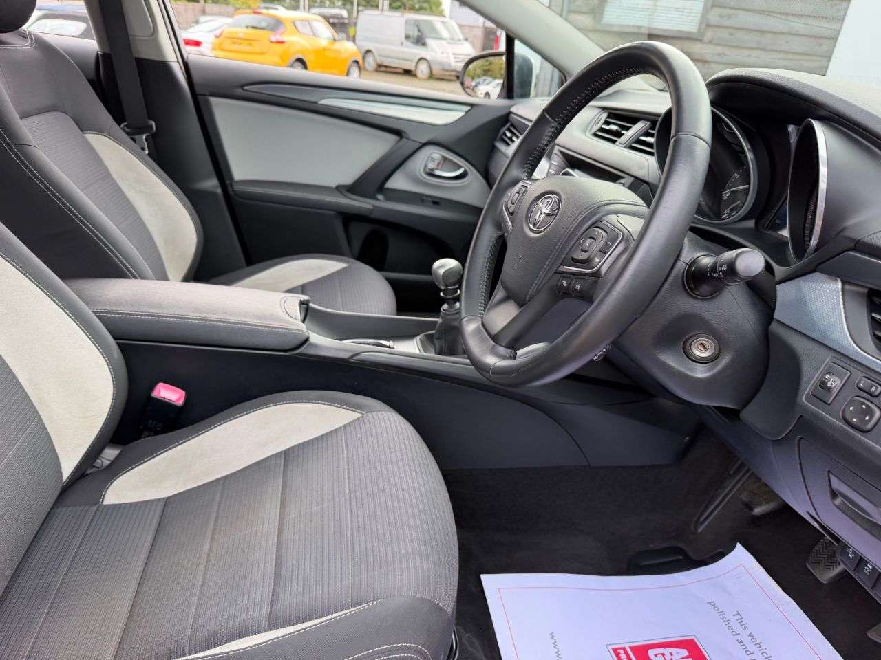2015 TOYOTA AVENSIS 2015 TOYOTA AVENSIS