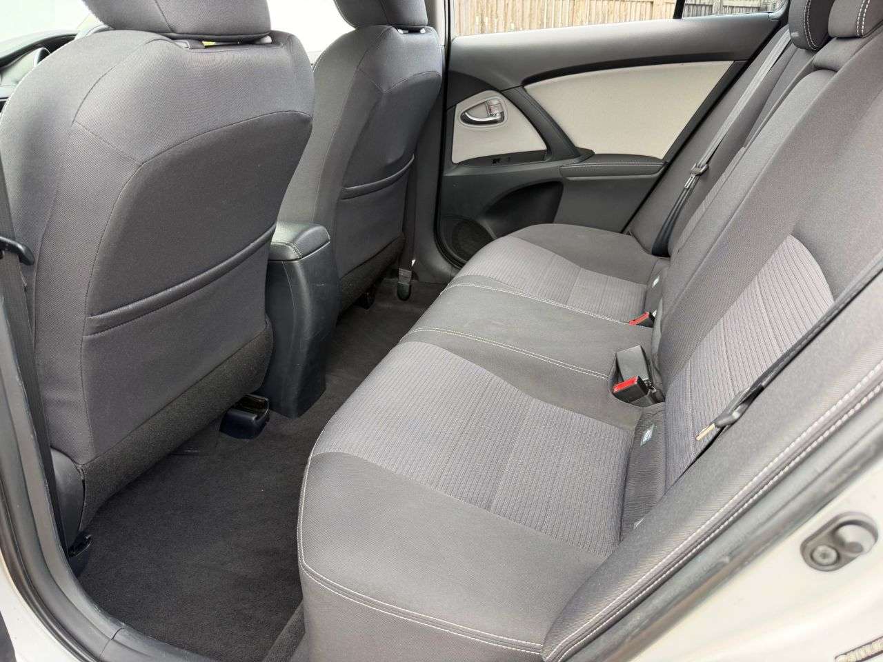 2015 TOYOTA AVENSIS 2015 TOYOTA AVENSIS