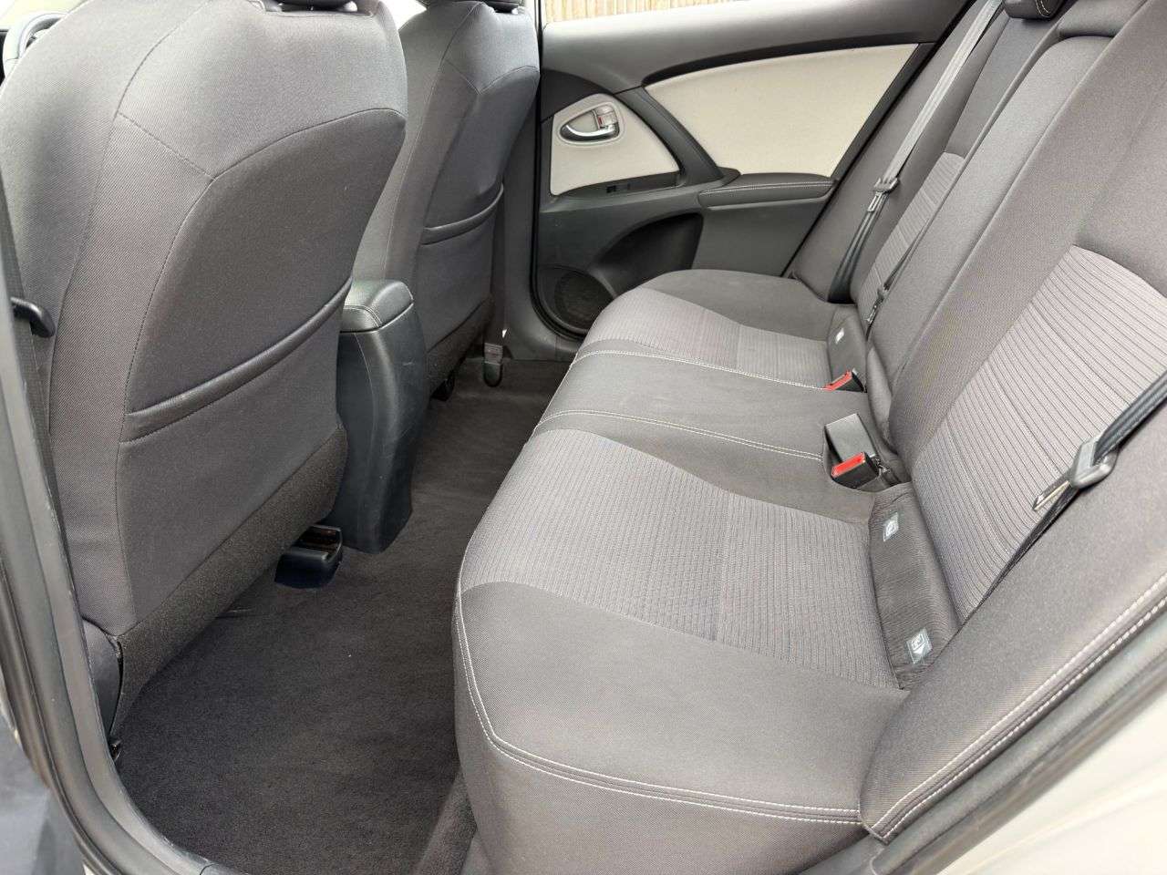2015 TOYOTA AVENSIS 2015 TOYOTA AVENSIS