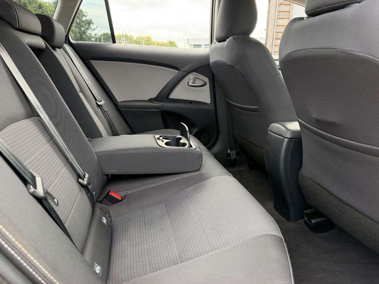 2015 TOYOTA AVENSIS 2015 TOYOTA AVENSIS