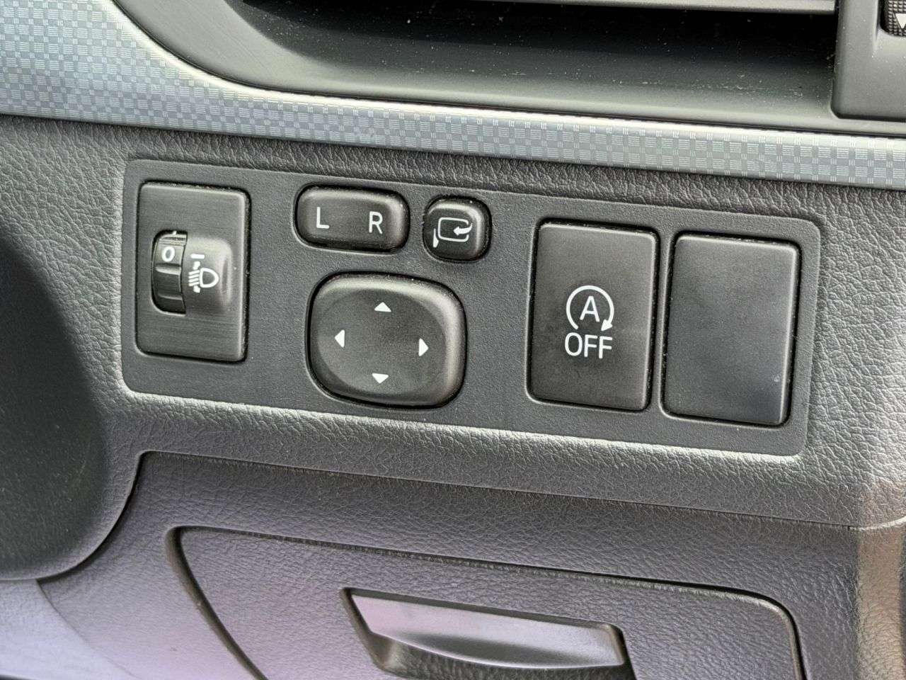 2015 TOYOTA AVENSIS 2015 TOYOTA AVENSIS