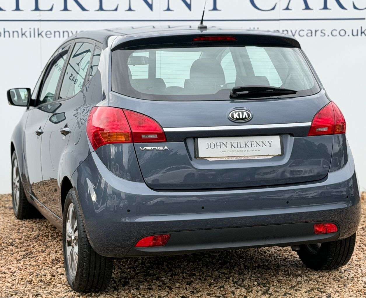 A 2016 KIA VENGA 1.6 2 MPV 5dr Petrol Auto Euro 6 (123 bhp) A 2016 KIA VENGA 1.6 2 MPV 5dr Petrol Auto Euro 6 (123 bhp)