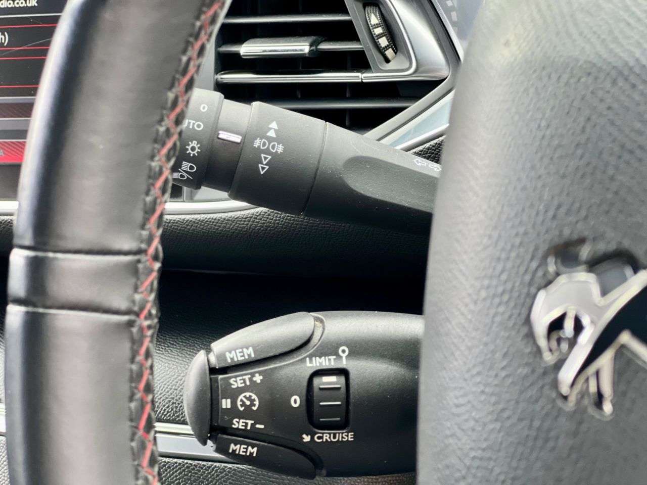 2017 PEUGEOT 308 2017 PEUGEOT 308