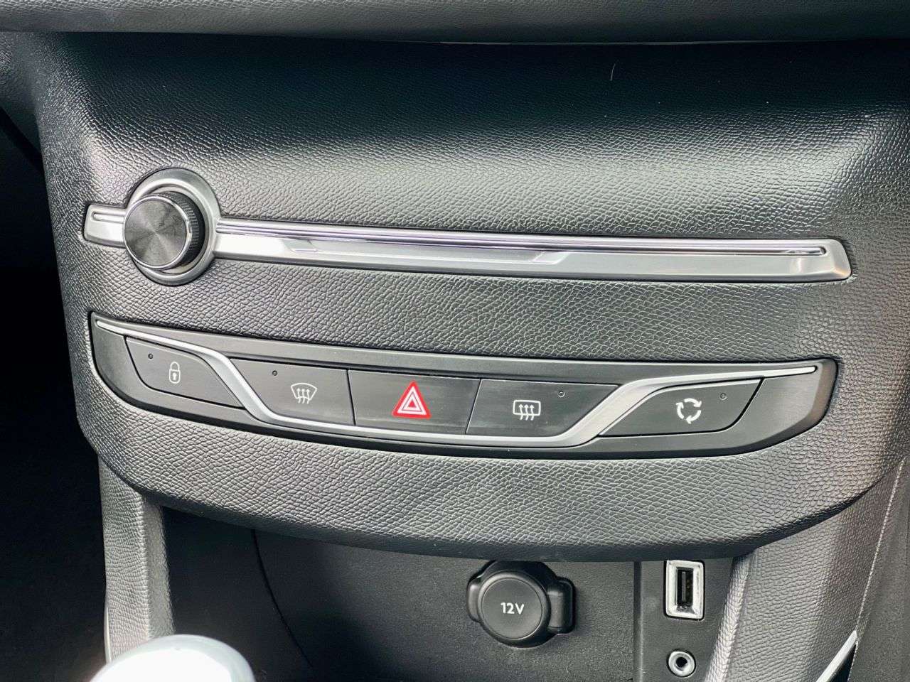 2017 PEUGEOT 308 2017 PEUGEOT 308