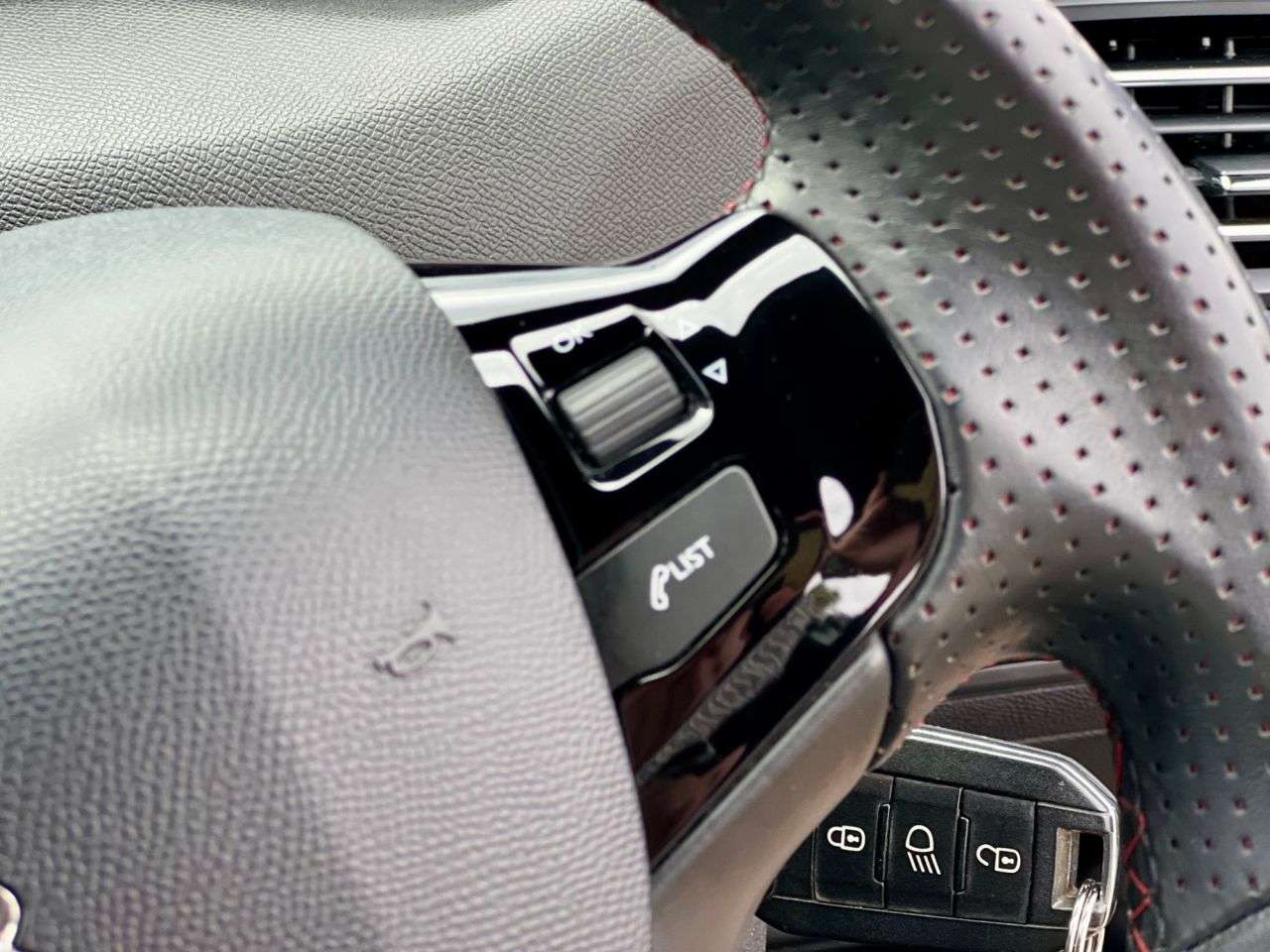 2017 PEUGEOT 308 2017 PEUGEOT 308