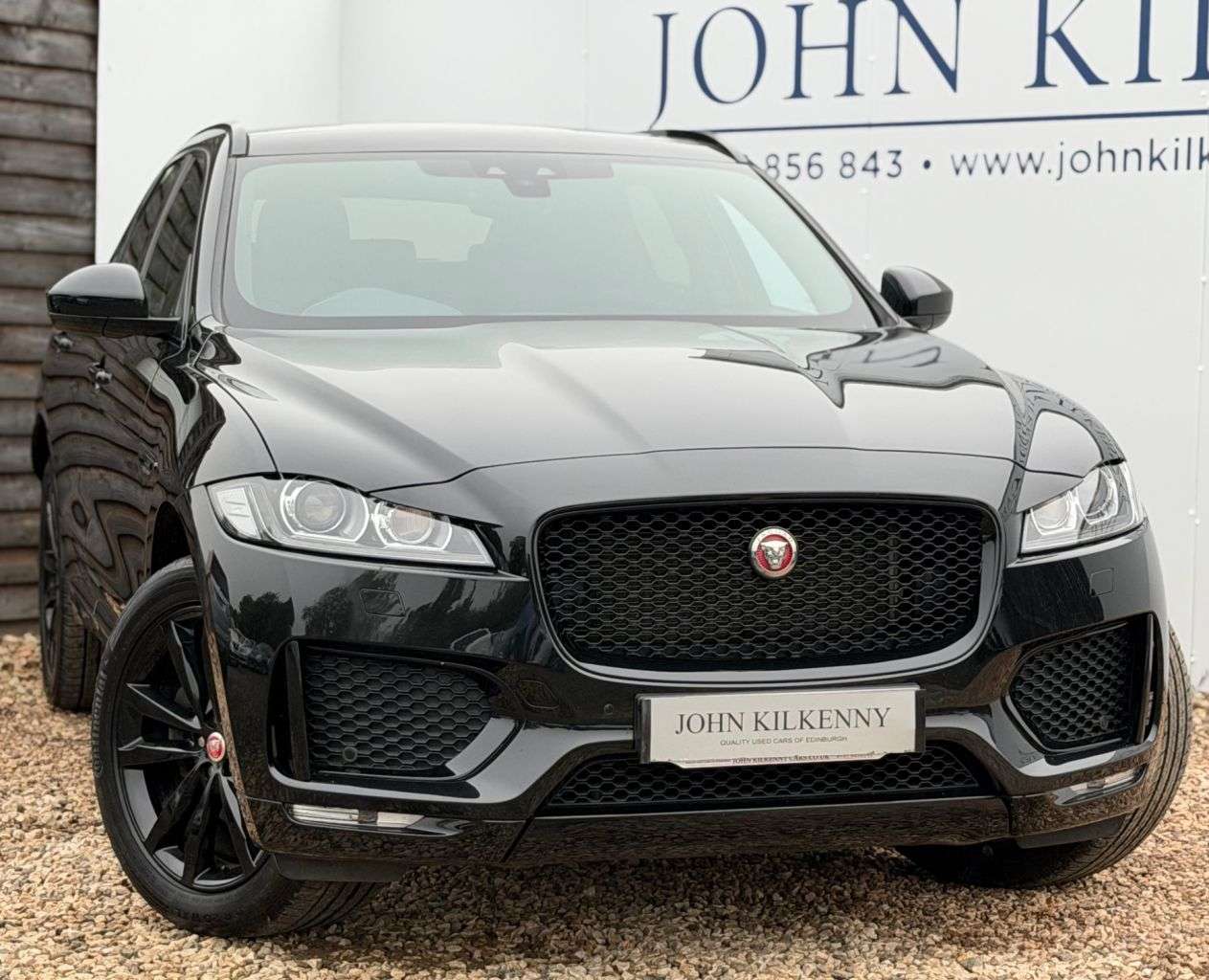 A 2020 JAGUAR F-PACE 2.0 D180 Chequered Flag SUV 5dr Diesel Auto AWD Euro 6 (s/s) (180 ps) A 2020 JAGUAR F-PACE 2.0 D180 Chequered Flag SUV 5dr Diesel Auto AWD Euro 6 (s/s) (180 ps)