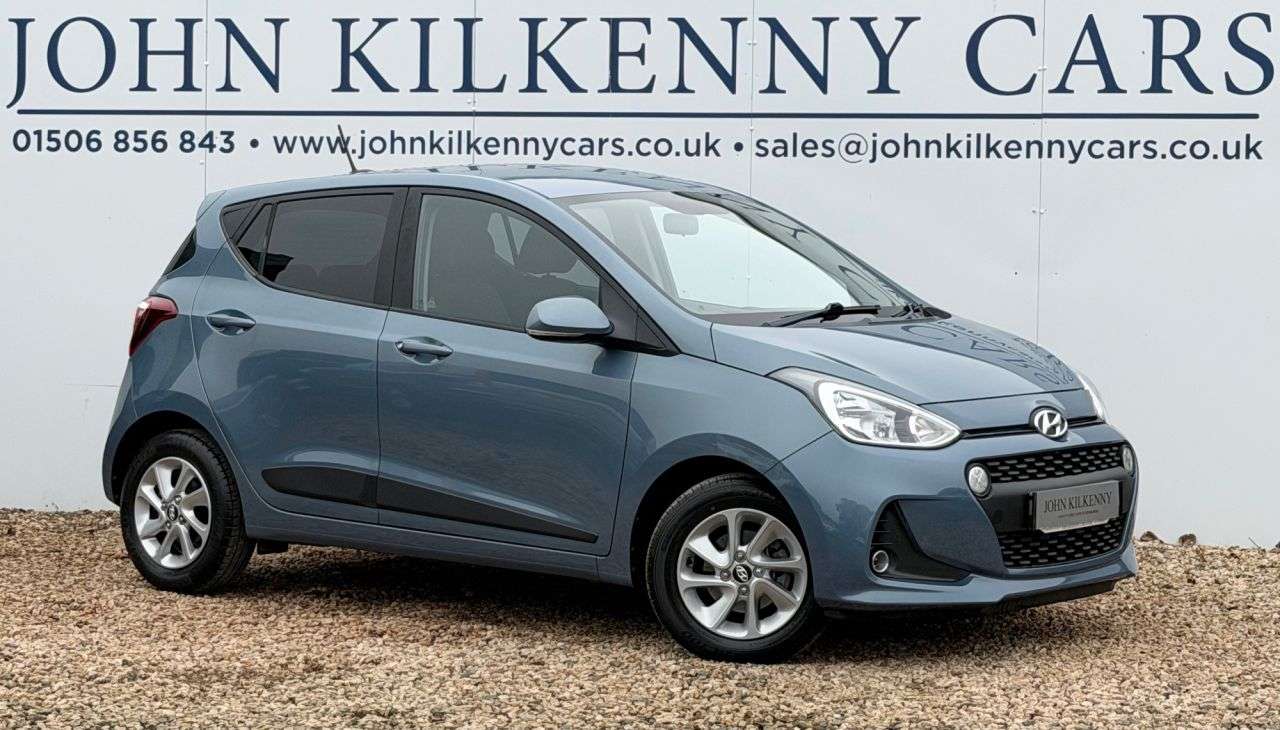 A 2017 HYUNDAI I10 1.0 Premium Hatchback 5dr Petrol Manual Euro 6 (66 ps) A 2017 HYUNDAI I10 1.0 Premium Hatchback 5dr Petrol Manual Euro 6 (66 ps)