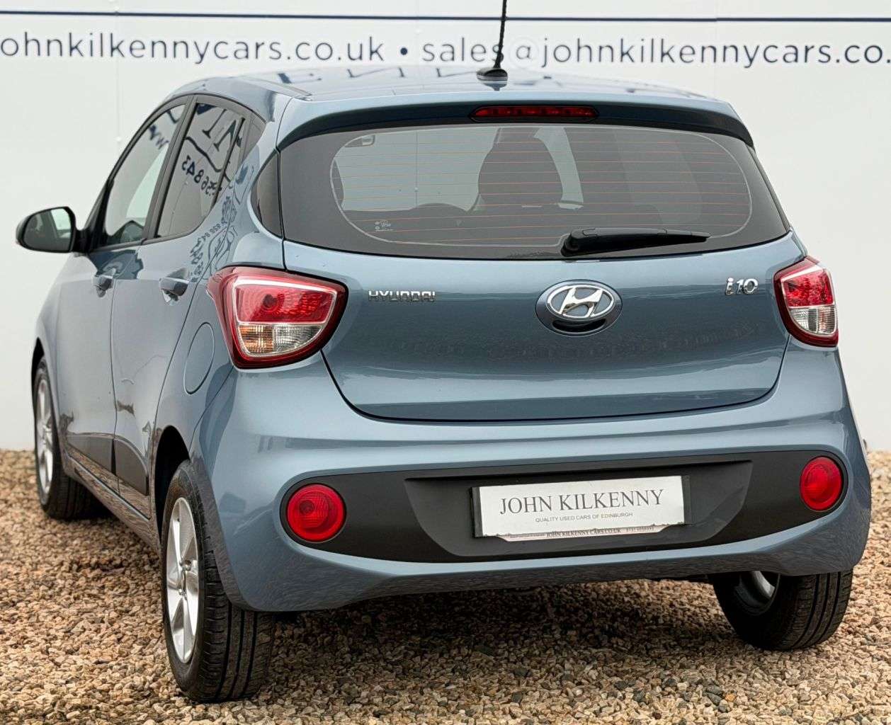 A 2017 HYUNDAI I10 1.0 Premium Hatchback 5dr Petrol Manual Euro 6 (66 ps) A 2017 HYUNDAI I10 1.0 Premium Hatchback 5dr Petrol Manual Euro 6 (66 ps)