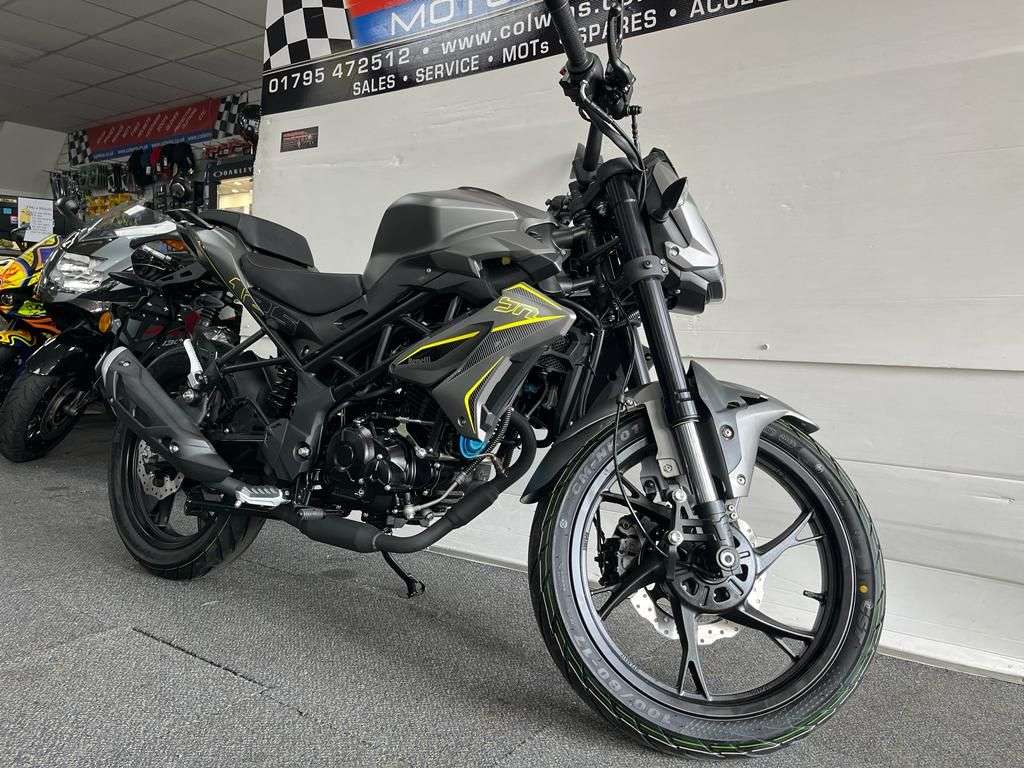 null BENELLI BN 125 null BENELLI BN 125