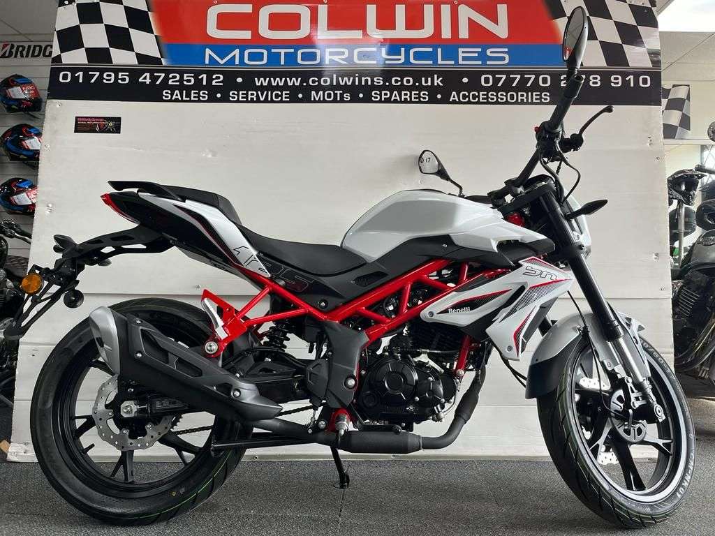 null BENELLI BN 125 null BENELLI BN 125