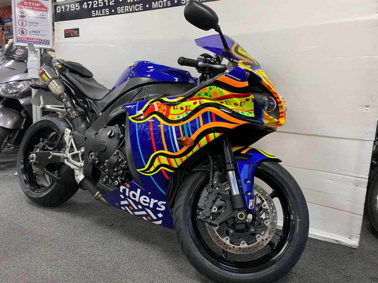 2010 YAMAHA R1 2010 YAMAHA R1