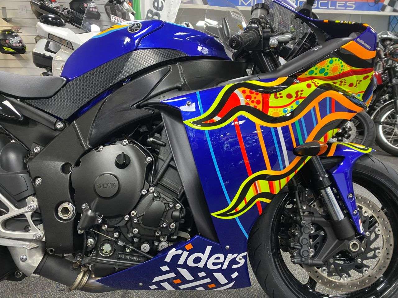 2010 YAMAHA R1 2010 YAMAHA R1