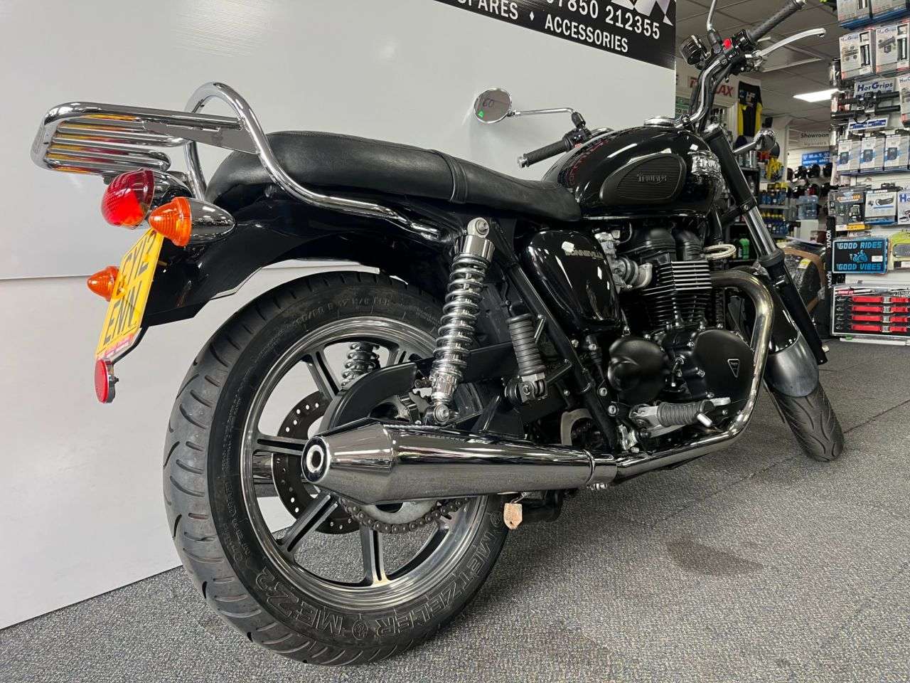 2012 TRIUMPH BONNEVILLE T100 2012 TRIUMPH BONNEVILLE T100