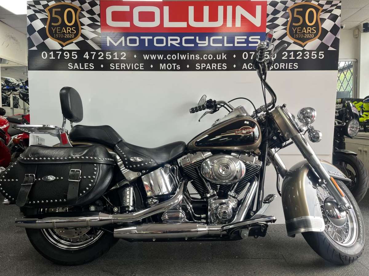 Check out this Harley-davidson Softail 2005 Petrol Manual