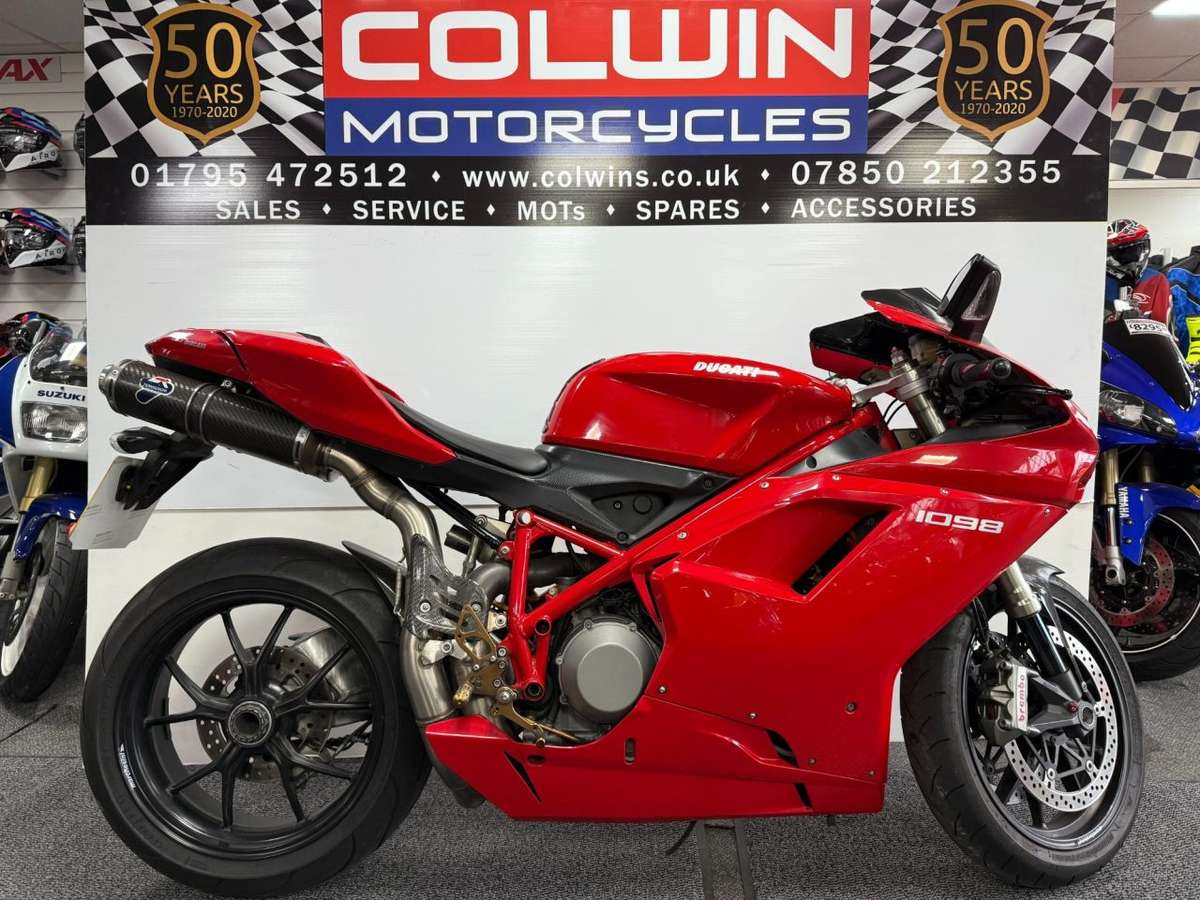 Check out this Ducati 1098 2007 Petrol Manual