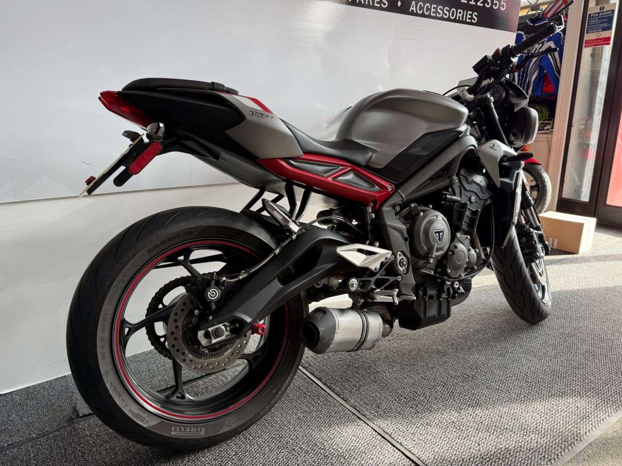 2021 TRIUMPH STREET TRIPLE 765 2021 TRIUMPH STREET TRIPLE 765