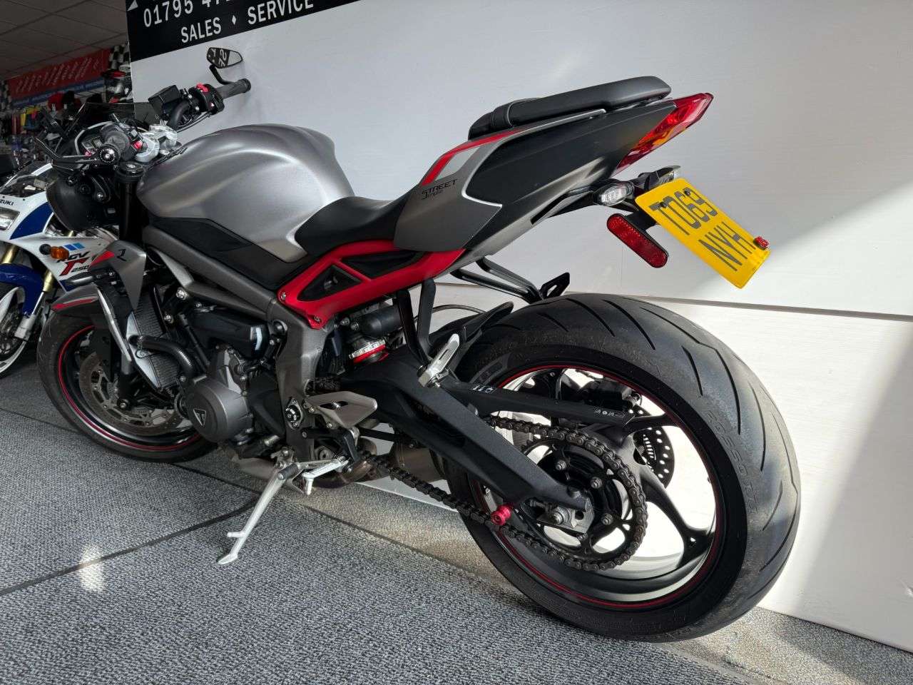 2021 TRIUMPH STREET TRIPLE 765 2021 TRIUMPH STREET TRIPLE 765