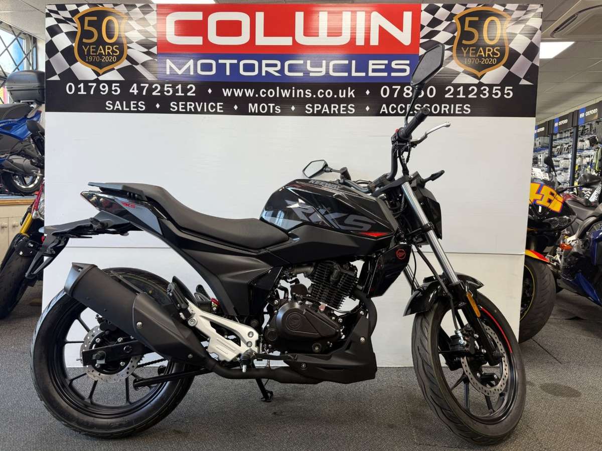 Check out this Volkswagen Golf 2011 Petrol Manual