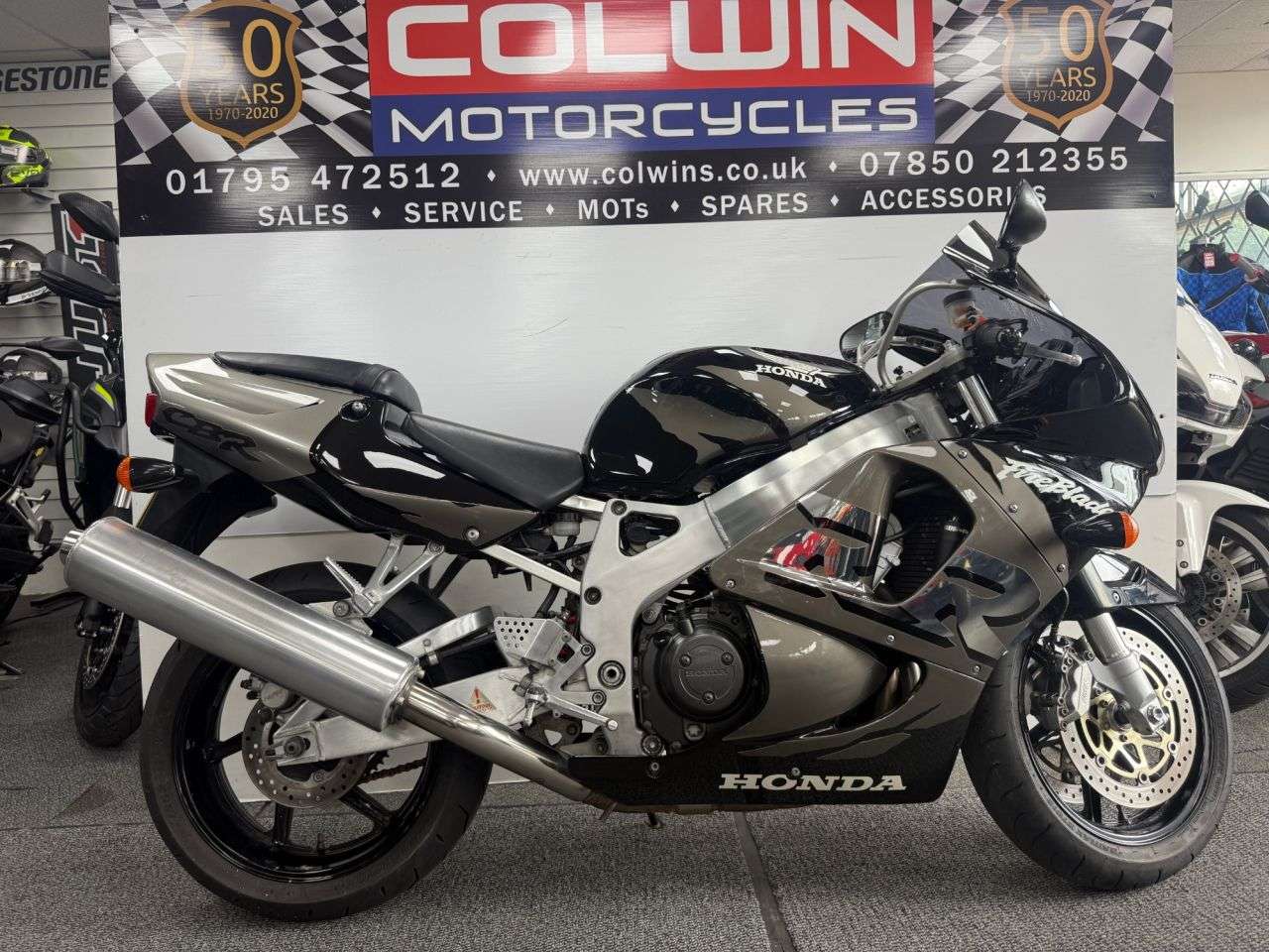 A 1998 HONDA CBR900RR FIREBLADE 918cc A 1998 HONDA CBR900RR FIREBLADE 918cc
