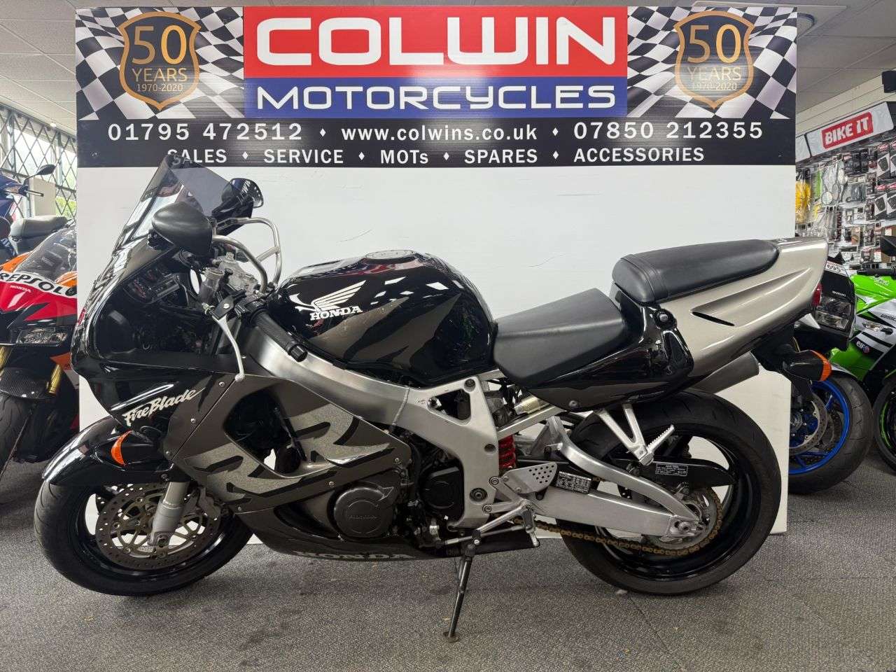 A 1998 HONDA CBR900RR FIREBLADE 918cc A 1998 HONDA CBR900RR FIREBLADE 918cc