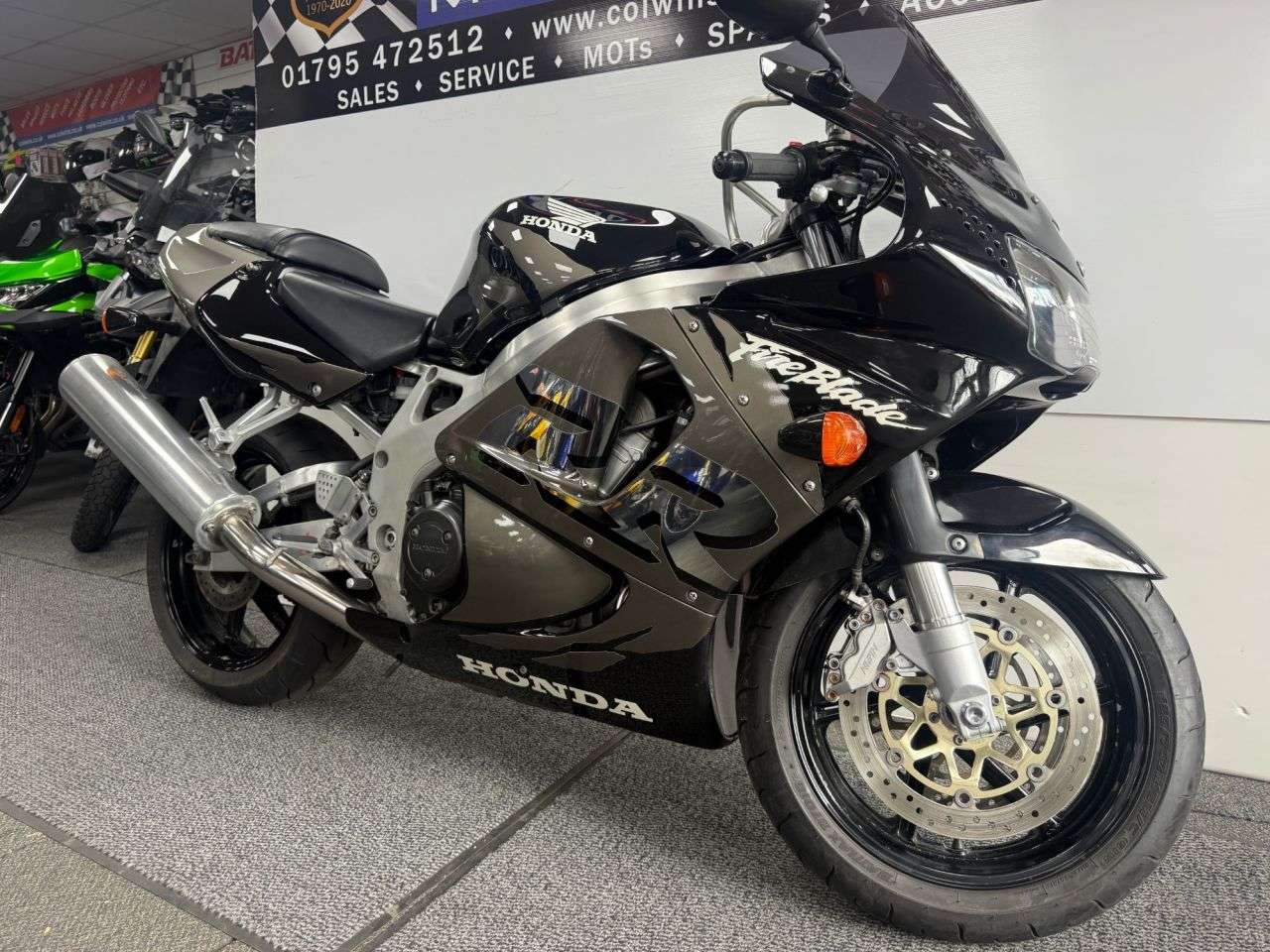 A 1998 HONDA CBR900RR FIREBLADE 918cc A 1998 HONDA CBR900RR FIREBLADE 918cc