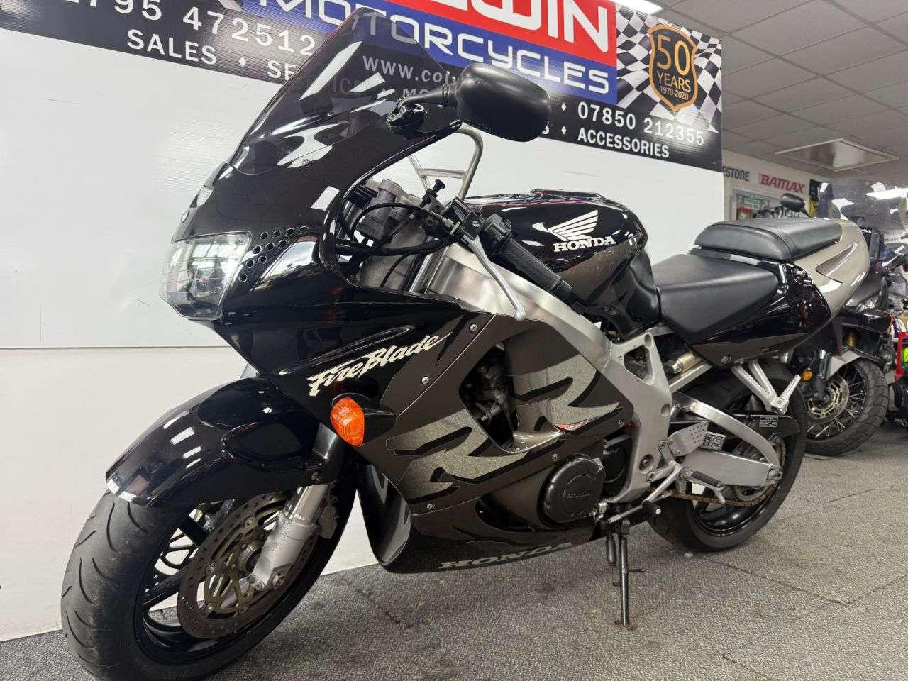 A 1998 HONDA CBR900RR FIREBLADE 918cc A 1998 HONDA CBR900RR FIREBLADE 918cc